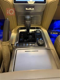 تۆیۆتا لاند کروزەر